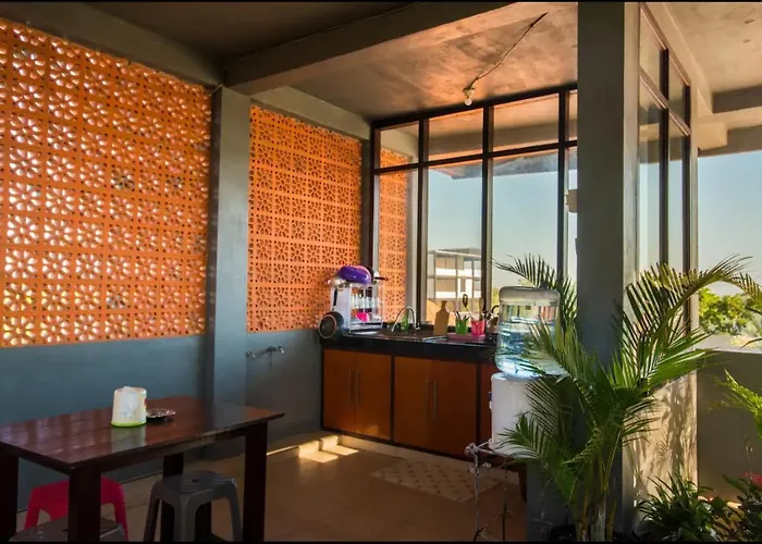 Canggu Ocean House Violet, Shared Pool - By Walk To The Beach! Guest house 3*