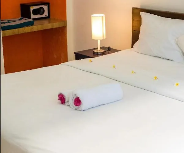 Canggu Ocean House Violet, Shared Pool - By Walk To The Beach! Guest house Canggu (Bali)