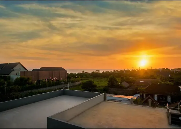 Canggu Ocean House Violet, Shared Pool - By Walk To The Beach! Guest house 3*